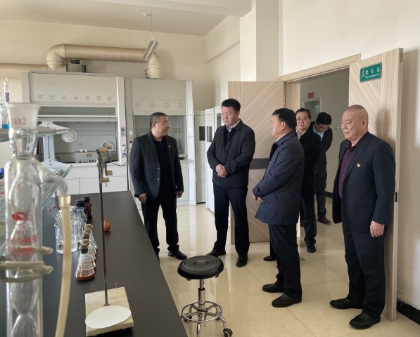 酒泉市政府黨組成員、副市長哈里別克來敦煌種業(yè)調(diào)研指導工作